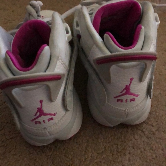 Gently worn once size 4y Jordan’s - Picture 2 of 4
